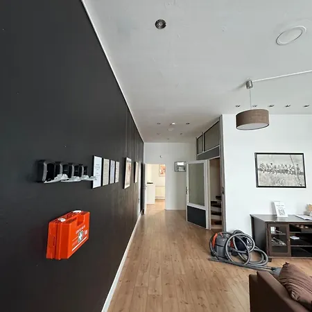 Room 2 - Shared House Lägenhet