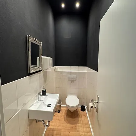 Doubleroom In Shared 2nd Floor * Linz am Rhein