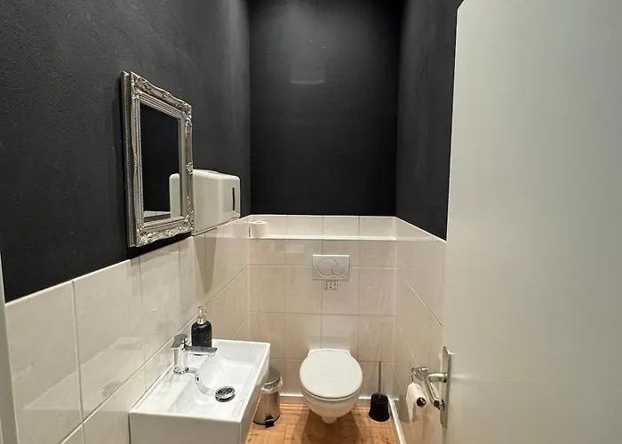 Doubleroom In Shared 2nd Floor * Linz am Rhein