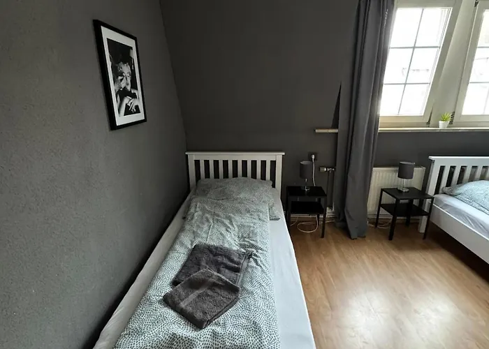 Room 2 - Shared House Lägenhet